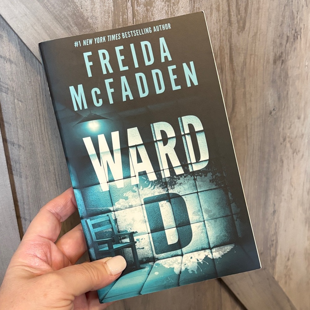 Freida McFadden "Ward D" Thriller — Teal & Black Paperback